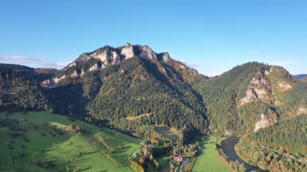 Luftaufnahme Des Berges Trzy Korony Drei Kronen Pieniny Gebirge Polen — Stockvideo