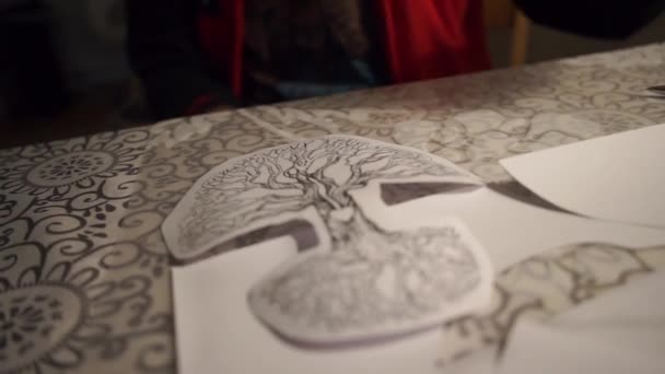 桌子上的木制花纹,软焦点 — 图库视频影像