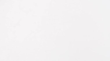 Gevşek kırmızı boncuklara yakın çekim