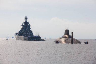 Bir satır satır, Kuzey filosu ve Baltık Denizi filo açık denizde modern Rus askeri deniz savaş gemilerinin savaş gemilerinin