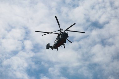 Rus askeri helikopter uçuş havadaki helikopter filosu oluşumu sırasında