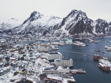 Svolvaer, Norveç, Lofoten Adaları, manzarası, dağlar, Austvagoya Adası, No Belediyesi, Nordland, Kuzey Norwa ile güzel süper geniş açı kış karlı manzara