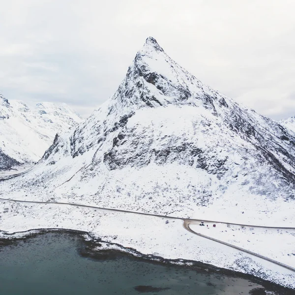 Légi Téli Kilátással Lofoten Szigetek Norvégiai Fjord Közúti Híd Hegyek — Stock Fotó