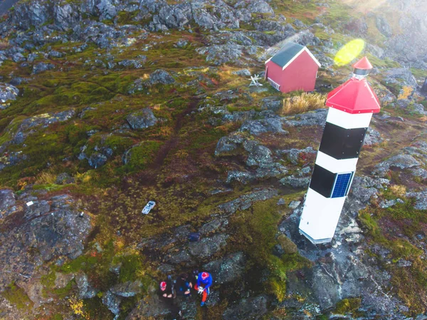 Vista Del Faro Noruega Con Montañas Fiordo Fondo — Foto de Stock