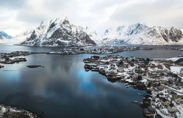 Bonito Inverno Nevado Amplo Ângulo Verão Vista Aérea Reine Noruega — Fotografia de Stock