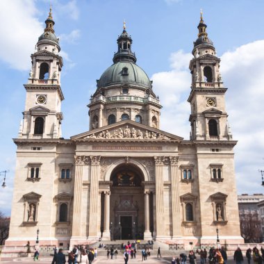 Aziz Stephen Bazilikası, Budapeşte, Macaristan, yaz güneşli da bir Roma Katolik Bazilikası görünümünü