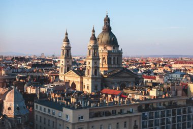 Aziz Stephen Bazilikası, Budapeşte, Macaristan, yaz güneşli da bir Roma Katolik Bazilikası görünümünü
