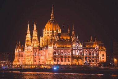 Macarca Parlemento Binası, Budapeşte Parlamentosu dış görünümünü de Orszaghaz, Donau nehri ve şehir panoram ile denir.
