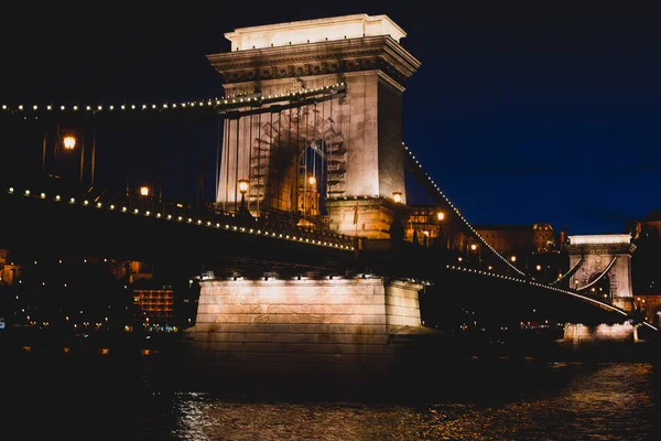 Nacht Uitzicht Van Een Beroemde Budapest Szechenyi Chain Bridge Een — Stockfoto