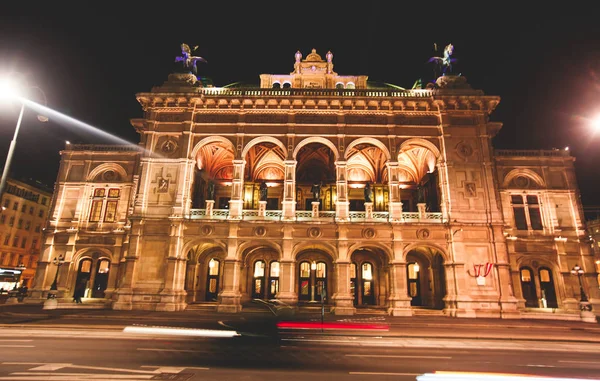 Νυχτερινή Άποψη Του Κτηρίου Εξωτερικό Πρόσοψη Κρατική Όπερα Της Βιέννης — Φωτογραφία Αρχείου