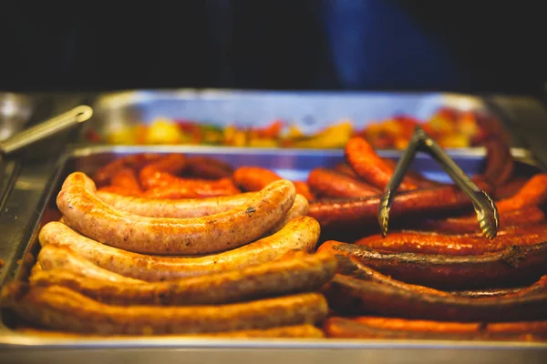 Saucisses Frites Four Hot Dog Sur Stand Marché Extérieur Nourriture — Photo