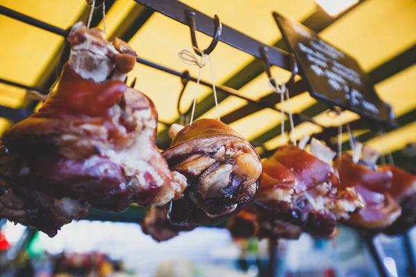 Gebratene Schweinshaxe Eisbein Knuspriges Schweinefleisch Auf Dem Wochenmarkt Budapest Hungar — Stockfoto