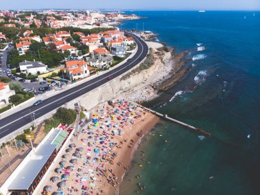 Hava dron görünümü Cascais plaj, Parede sivil bucak, büyük Lizbon, Portekiz, Atlantik Okyanusu şor