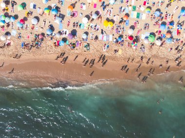 Hava dron görünümü Cascais plaj, Parede sivil bucak, büyük Lizbon, Portekiz, Atlantik Okyanusu şor