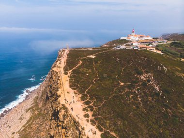 Capo Da Roca, Avrupa, Portekiz Belediyesi Sintra Azoia, Lizbon, Serra de Sintra, Portekiz, ilçe yakınındaki en batı noktası güzel hava canlı görünümü dron vurdu