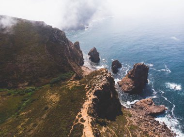 Capo Da Roca, Avrupa, Portekiz Belediyesi Sintra Azoia, Lizbon, Serra de Sintra, Portekiz, ilçe yakınındaki en batı noktası güzel hava canlı görünümü dron vurdu