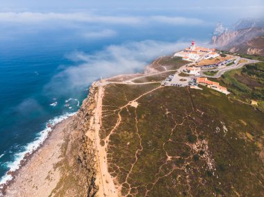Capo Da Roca, Avrupa, Portekiz Belediyesi Sintra Azoia, Lizbon, Serra de Sintra, Portekiz, ilçe yakınındaki en batı noktası güzel hava canlı görünümü dron vurdu