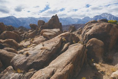 Alabama Hills, Sierra Nevada, Owens Valley, Inyo County, Inyo Ulusal Ormanı, California, Amerika Birleşik Devletleri içinde Kanlısırt'ta batısında Doğu yamacı yakınındaki konumu kaya oluşumları filme ünlü görünümünü