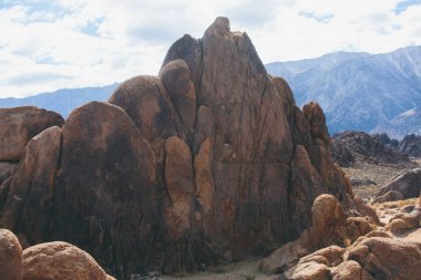 Alabama Hills, Sierra Nevada, Owens Valley, Inyo County, Inyo Ulusal Ormanı, California, Amerika Birleşik Devletleri içinde Kanlısırt'ta batısında Doğu yamacı yakınındaki konumu kaya oluşumları filme ünlü görünümünü