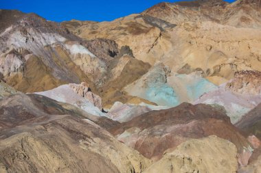 Sanatçılar Pallette sanatçılar sürücüde Ölüm Vadisi Milli Parkı, Death Valley, Inyo County, California'da, bize göster