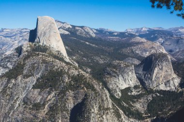Yosemite Vadisi panoramik yaz görünümünü yarım kubbe Dağı, Tenaya Kanyon, özgürlük Cap, ilkbahar sonbahar ve Nevada sonbahar, buzul noktasından görülen göz ardı, Yosemite Milli Parkı, Californi