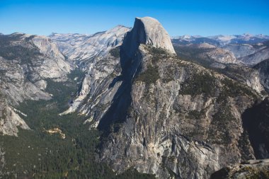 Yosemite Vadisi panoramik yaz görünümünü yarım kubbe Dağı, Tenaya Kanyon, özgürlük Cap, ilkbahar sonbahar ve Nevada sonbahar, buzul noktasından görülen göz ardı, Yosemite Milli Parkı, Californi