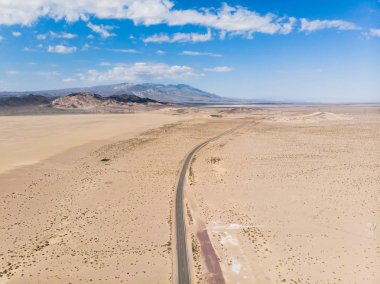 Mojave Çölü panorama, kurak bir yağmur-gölge çöl ve kurak çölde Americ Kuzey Amerika, California, Amerika Birleşik Devletleri