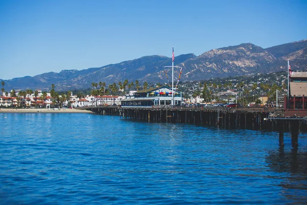 Piękny Widok Santa Barbara Ocean Front Spacerem Plaży Przystani Palmy — Zdjęcie stockowe