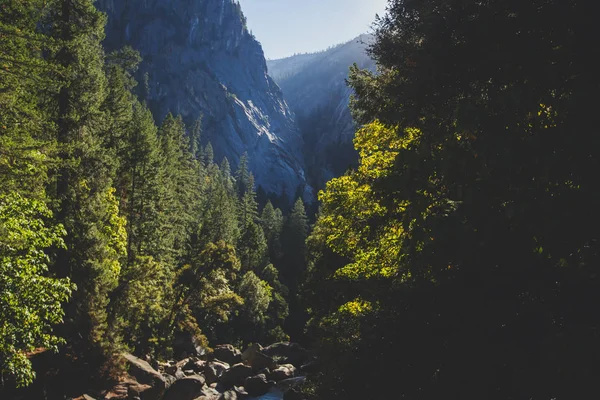 Zobacz Mgły Trail Yosemite National Park Sierra Nevada Kalifornia Stany — Zdjęcie stockowe