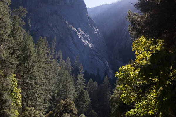 Vista Del Mist Trail Del Parco Nazionale Dello Yosemite Sierra — Foto Stock