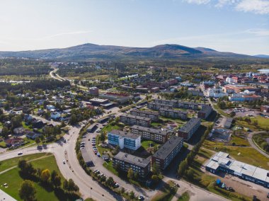 Gallivare şehrinin güneşli yaz manzarası, Gallivare Belediyesi Norrbotten İlçesi, Laponya, İsveç