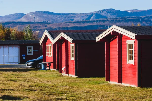 Veduta Del Campeggio Norvegese Classico Con Tradizionali Cottage Legno Rosso — Foto Stock