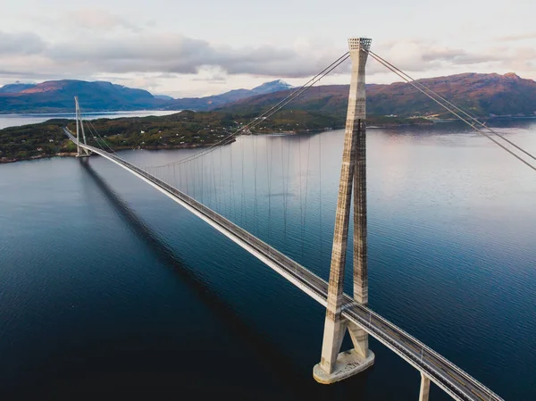 Vista Aérea Puente Colgante Halogaland Que Cruza Rombaksfjorden Municipio Narvik — Foto de Stock
