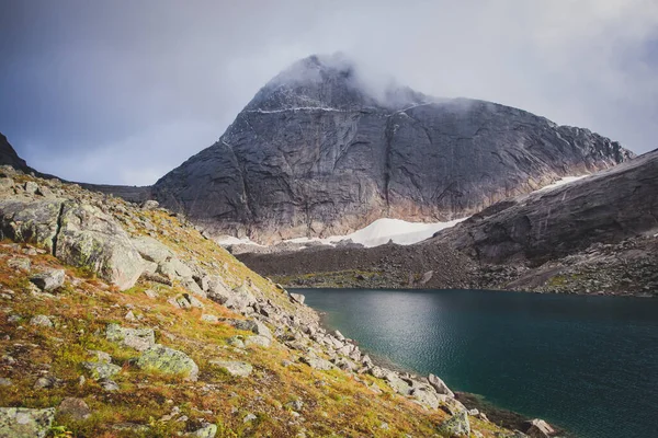 Paisagem Montanhosa Norueguesa Durante Caminhadas Para Halls Fortopp Pico Com — Fotografia de Stock