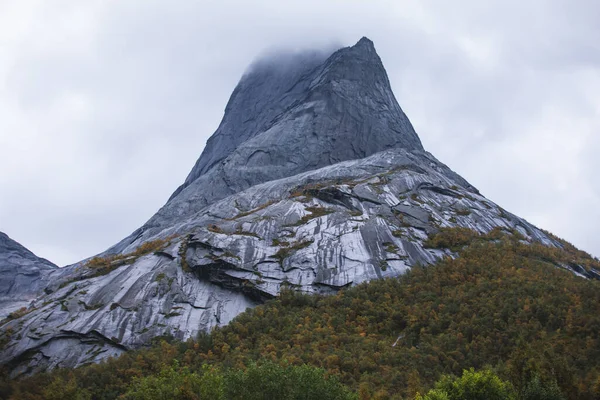 Норвезькі Гірські Пейзажі Під Час Походу Висот Фортоп Видом Стетінд — стокове фото