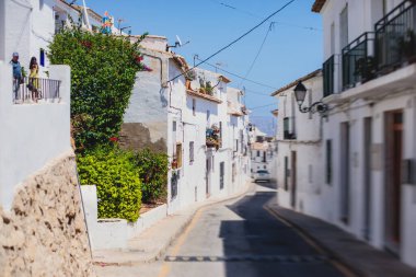 Güzel yaz güneşli Altea kasabası, Altea, Marina Baixa, Alicante ili, Akdeniz kıyısı, Costa Blanca, Valencia Topluluğu
