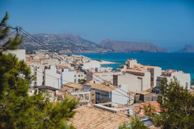 Güzel yaz güneşli Altea kasabası, Altea, Marina Baixa, Alicante ili, Akdeniz kıyısı, Costa Blanca, Valencia Topluluğu