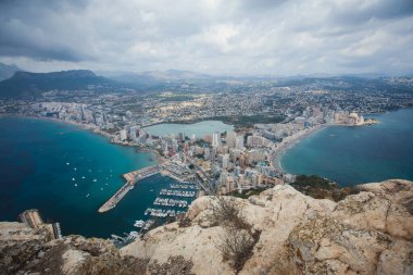 Penon de Ifach dağıyla Calpe Calp kasabası Penyal d 'Ifac Doğal Parkı' na yürüyüş sırasında, Marina Alta, Alicante ili, Valencia Topluluğu, İspanya