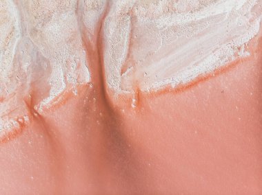 Güzel, geniş hava manzaralı, Torrevieja Pembe Gölü, Alicante, Spai, Kosta Blanca, Torrevieja 'da pembe tuz gölü.