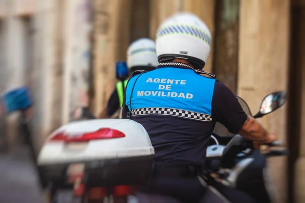 Spanische Polizeitruppenformation Auf Fahrrad Und Motorrad Rückseite Mit Dem Emblem — Stockfoto