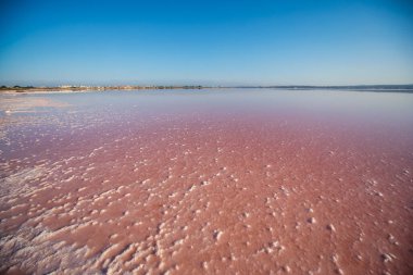 Las Salinas de Torrevieja, Pembe Torrevieja Gölü, Torrevieja, Costa Blanca 'da pembe tuz gölü, Alicante, Spai