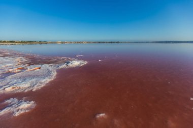 Las Salinas de Torrevieja, Pembe Torrevieja Gölü, Torrevieja, Costa Blanca 'da pembe tuz gölü, Alicante, Spai