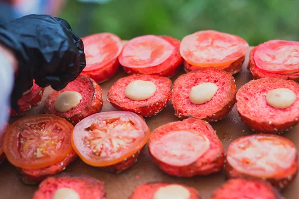 Process Cooking Different Multi Colored Burgers Open Air Festival View — Stock Photo, Image