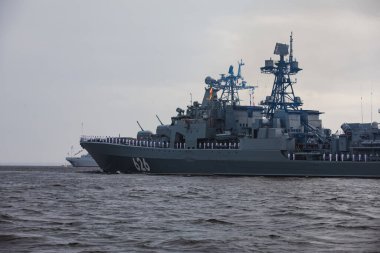 Rus donanması, modern Rus donanması savaş gemileri, kuzey filosu ve baltık deniz filosu, askeri tatbikat sırasında yaz güneşli bir gün.