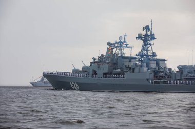 Rus donanması, modern Rus donanması savaş gemileri, kuzey filosu ve baltık deniz filosu, askeri tatbikat sırasında yaz güneşli bir gün.