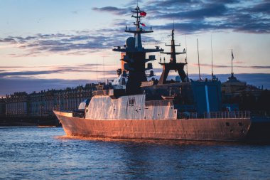 Rus donanması, modern Rus donanması savaş gemileri, kuzey filosu ve baltık deniz filosu, askeri tatbikat sırasında yaz güneşli bir gün.