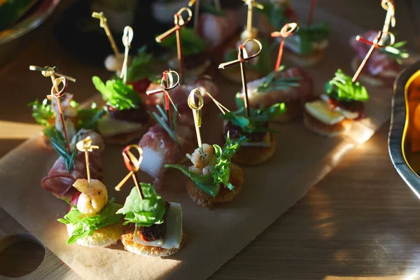 Beautifully Decorated Catering Banquet Table Different Food Snacks Appetizers Corporate — Stock Photo, Image