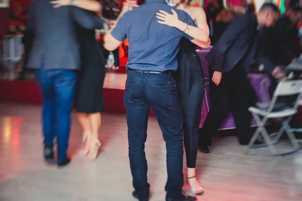Par Dansar Argentinsk Dans Milonga Balsalen Tango Lektion Rött Ljus — Stockfoto