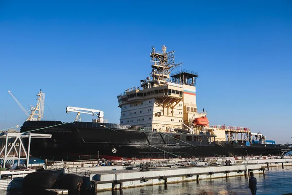Pemandangan Kapal Pemecah Bertenaga Nuklir Rusia Massive Kapal Pemecah Bertenaga — Stok Foto