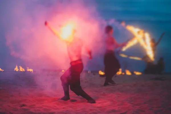 Grupo Artistas Del Fuego Fakir Realizar Espectáculo Increíble Noche Con — Foto de Stock